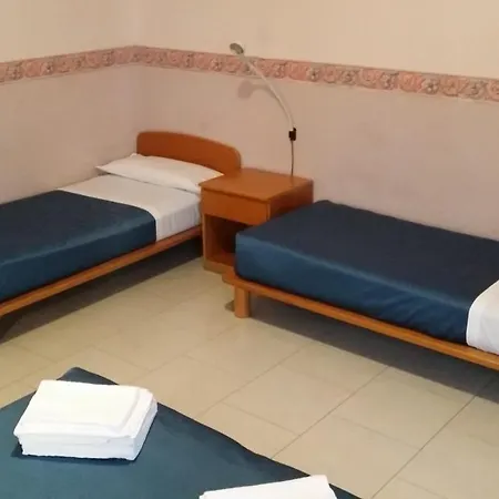 Hotell Flying 3*