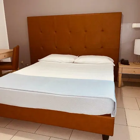 Flying Hotel 3*
