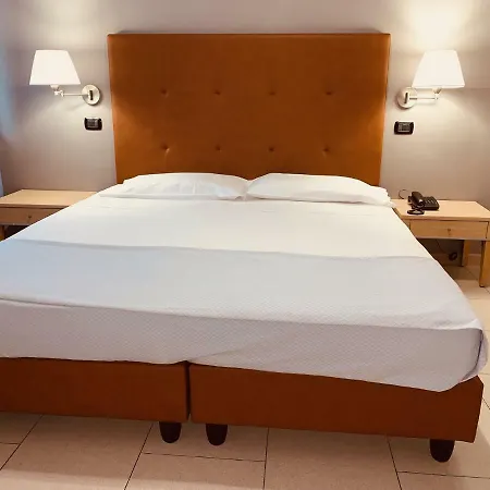 Flying Hotel 3*