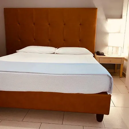 Flying Hotel 3*